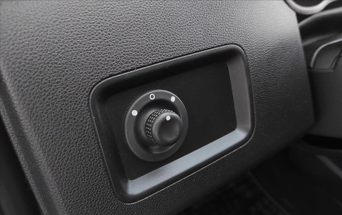 Dacia Duster cena 49900 przebieg: 94584, rok produkcji 2018 z Krzanowice małe 137